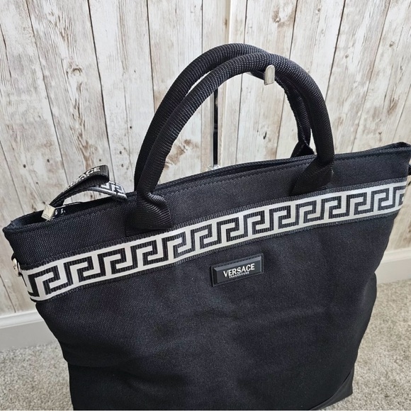 Versace bag - Picture 4 of 11
